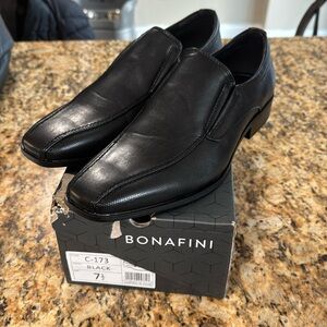 Men’s brand new Bonafini slip on loafer. Leather lining. Never worn.